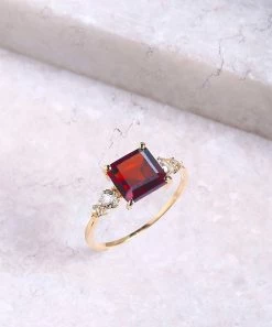 Outlet 🛒 YS Gems Garnet & White Topaz Emerald-Cut Prong-Set Ring ✔️