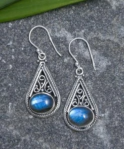 Brand new 🌟 YS Gems Labradorite & Sterling Silver Teardrop Earrings 🛒